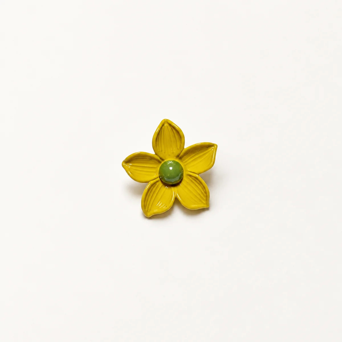 Yellow pointed-petal flower